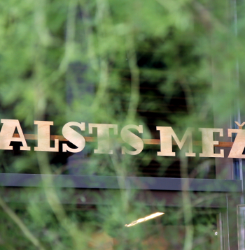 Uzraksts "Latvijas valsts meži".