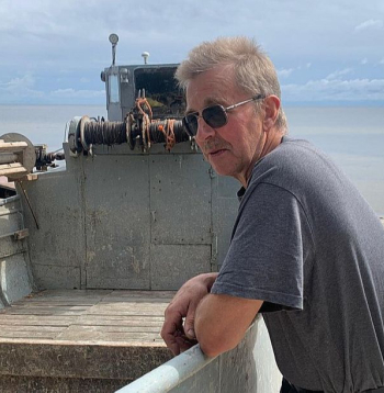 Uldis Meiers: "Mūspusē tāpat zvejnieki vairāk sēž sauszemē, ņemas ar apstrādi, kaut ko nokūpina – grūti ar vienu iztikšanu no jūras, visi strādā papildu darbus."