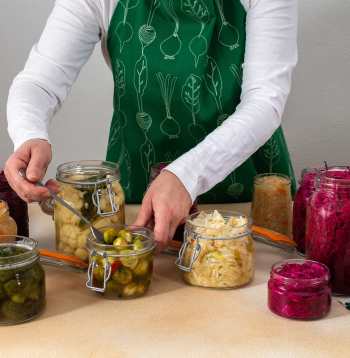 Fermentētiem produktiem tiek piedēvēta spēja iedarboties uz zarnu mikrobiomu, tomēr to lietošanā jāievēro mērenība.