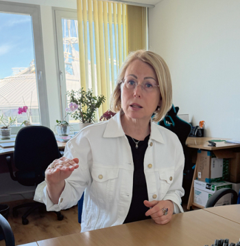 Dzintra Lejniece: "Visi saprot, ka tirgus svārstības ir nenovēršamas, tomēr, ja tās sasniedz 20% kritumu, ilgtermiņā šādu tendenci nevar izturēt. Parasti vasarā cūku audzētāji ievelk elpu, jo sezonas dēļ cenas kāpj. Augustā un septembrī sākas un līdz Ziemassvētkiem turpinās cenas kritums. Ja šajā gadā būs tikai kritums bez kāpuma – tas būtu bēdīgi."