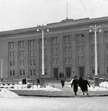 Daugavpils Pedagoģiskais institūts 50. gados. Daugavpils Pedagoģiskais institūts 50. gados.