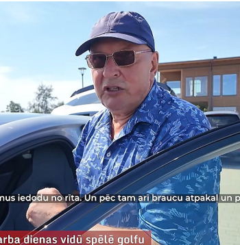 Latvijas Televīzijas raidījuma "De facto" žurnālists Jūrmalas domes priekšsēdētājam Jānim Lediņam vaicāja, vai viņam darbadienā nav jābūt darbavietā un jādod uzdevumi darbiniekiem. Uz to Lediņš atbildēja, ka uzdevumus iedodot no rīta un pēc tam pārbaudot.
