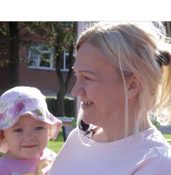 Četru bērnu mamma Sintija Ivanova.