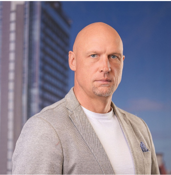 Viktors Admidiņš, Rīgas valstspilsētas pašvaldības Ārtelpas un mobilitātes departamenta Uzturēšanas pārvaldes priekšnieks: "Rīdzinieku atsaucība, nododot vētras laikā nogāztos kokus un zarus, ir ļoti liela – jau pirmajā nedēļā savākts vairāk nekā 700 m³ koksnes."