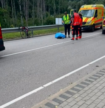 NMPD mediķi pie Siguldas Vienības velobrauciena laikā mirušā dalībnieka.
