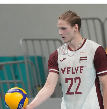 Vēl samērā nesen – pirms pieciem gadiem – Eiropas čempionātā Renārs Jansons bija izlases jaunākais spēlētājs, bet tagad jau viens no līderiem, no kura tiks gaidīts rezultāts.