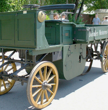 Pirmais kravas auto. Pirmais kravas auto.