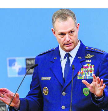 Paredzams, ka nākampirmdien drošības konferencē Varšavā NATO spēku komandieris Eiropā ASV ģenerālis Aleksuss Grinkevičs plašāk izskaidros, ko nozīmē jaunā NATO Krievijas atturēšanas stratēģija.