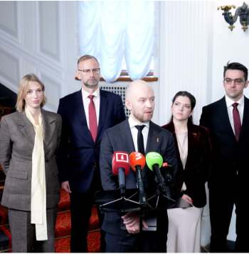 Partijas "Progresīvie" pārstāvji - Agnese Lāce, Atis Švinka, Andris Šuvajevs, Antoņina Ņenaševa un Mārtiņš Hiršs.