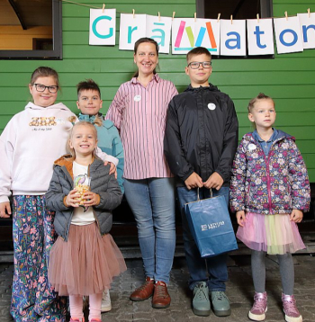 "Grāmatona" noslēguma ballītē piedalījās gan lieli, gan mazi lasītāji no visas Latvijas.