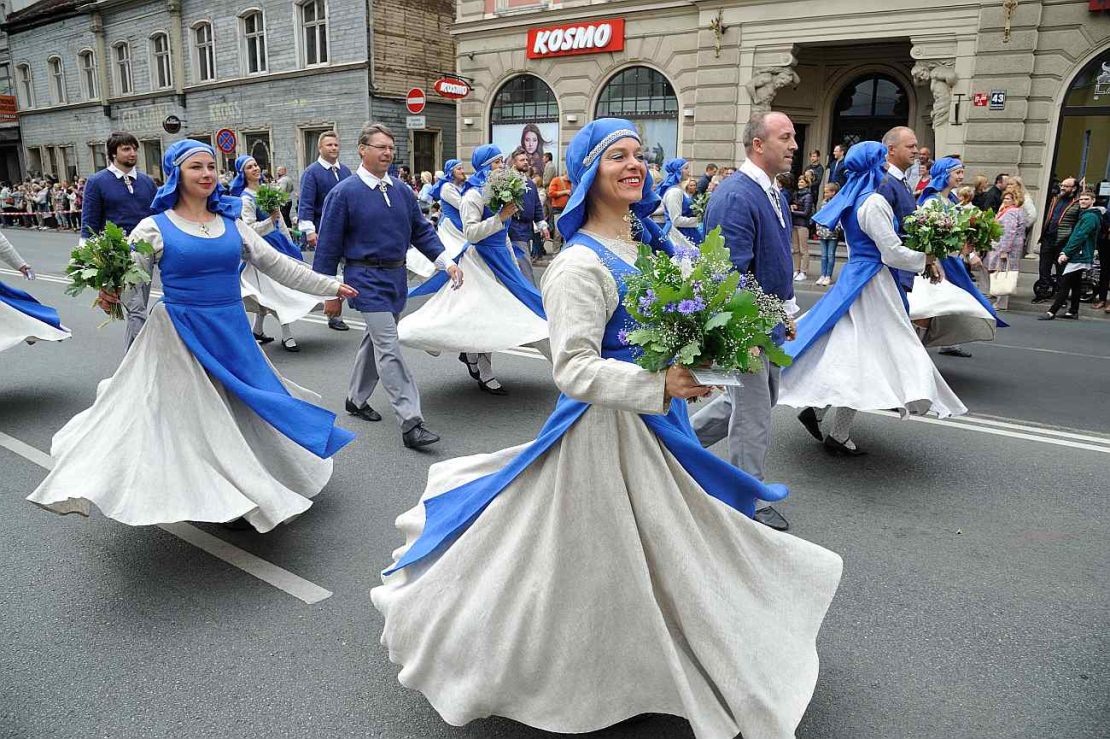 Dziesmu un deju svētki