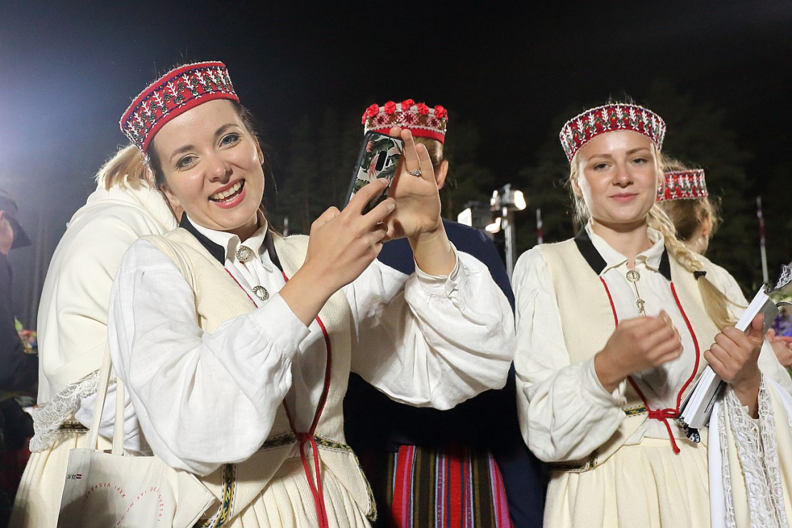 Dziesmu un deju svētki