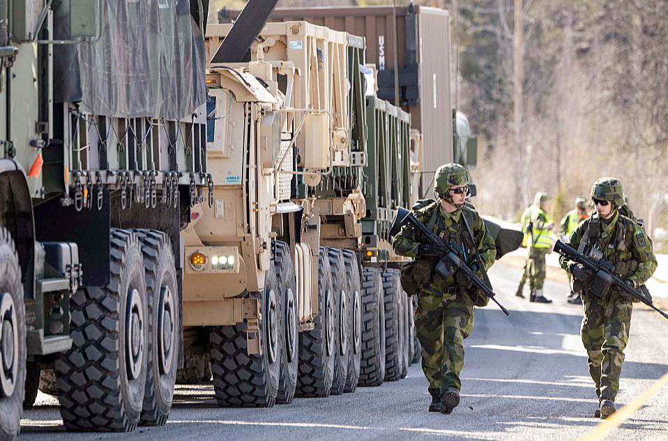 NATO karavīri