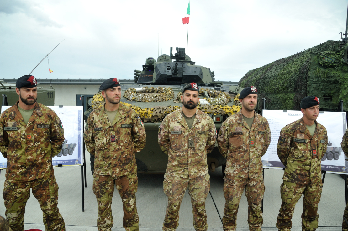 NATO karavīri Ādažu bāzē.