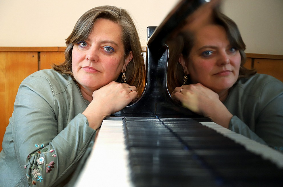 Aira Rūrāne: "Mūsu iecere ir caur radošu jauno vokālistu sacensību sekmēt viņu izcilību un motivāciju meistarības spodrināšanai."