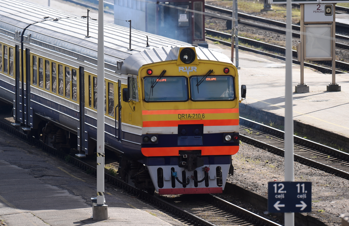 Vilciens Rīgas Centrālajā dzelzceļa stacijā.