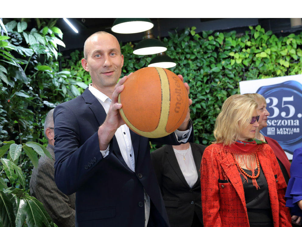 Ilmārs par sporta žurnālistu "Latvijas Avīzē" strādā jau 15 gadus. Pats kādreiz spēlējis basketbolu un futbolu, tāpēc tēmas par šiem sporta veidiem ir vistuvākās.