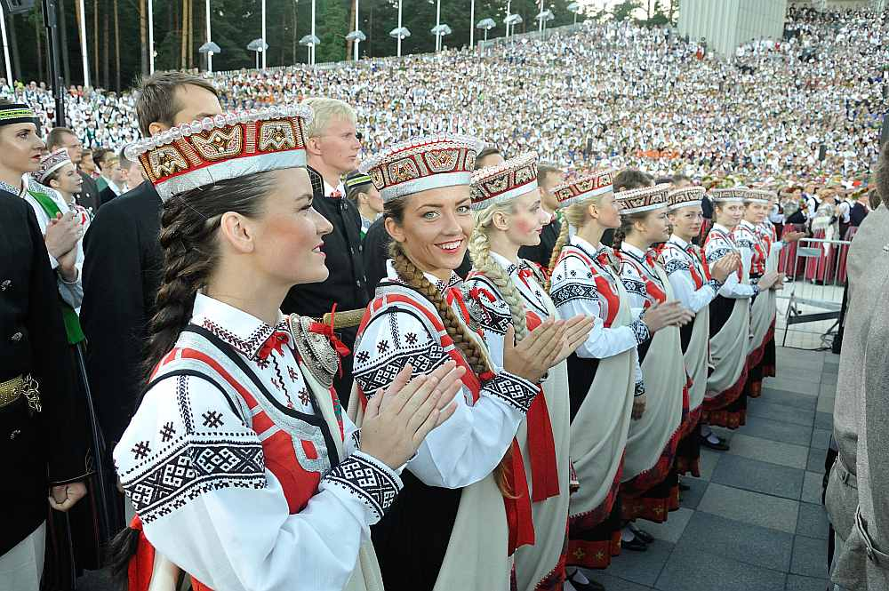 Dziesmu svētkiem gatavojas vairāk nekā 16 000 dziedātāju no vairāk nekā 440 koriem.
