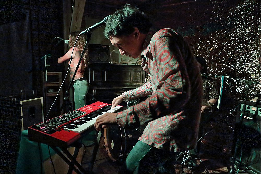 Grupas "heavenphetamine" (Japāna/Ukraina) koncerts Rīgā.