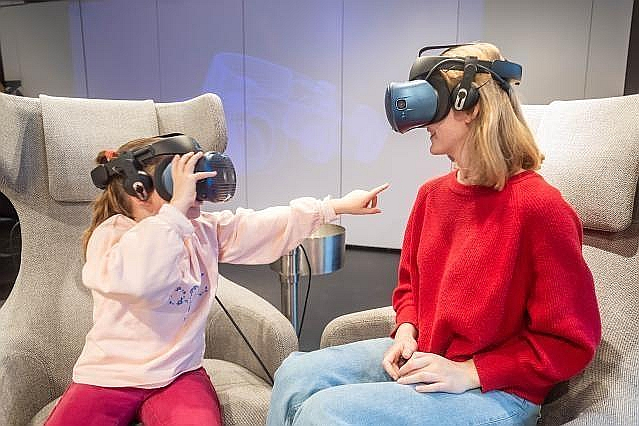 Atrakcijā "360 Europe" uzvelkot 3D brilles, var "nonākt" gan Eiropas kinobalvas pasniegšanas ceremonijā, gan kādā dabas katastrofas skartā reģionā, kur palīdzību sniedz no Eiropas sūtīti glābēji.