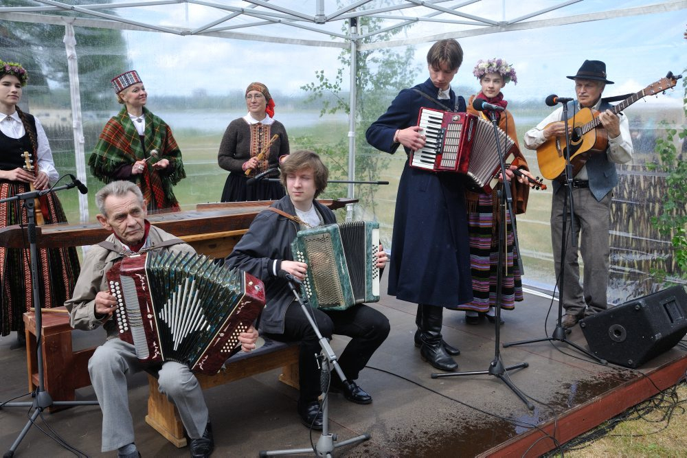 Latvijas Etnogrāfiskajā brīvdabas muzejā tradicionālais gadatirgus. Kapella.