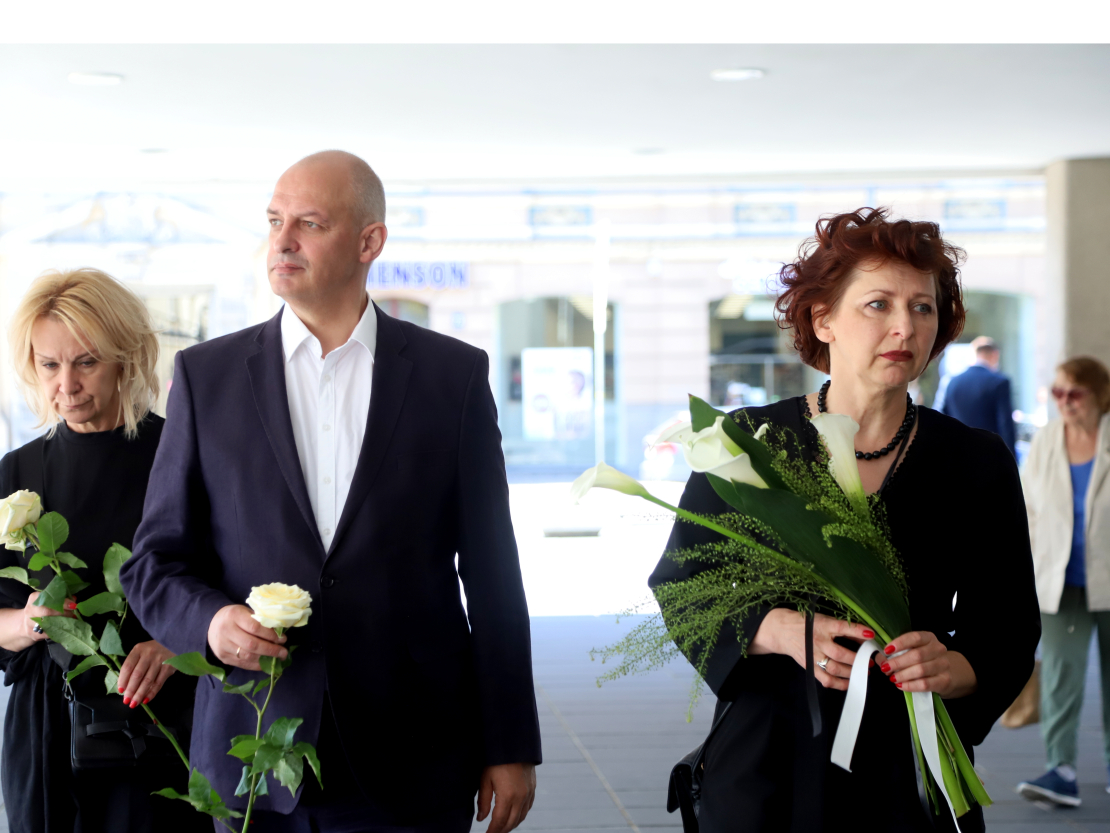 Atvadās no izcilās aktrises Lilitas Ozoliņas.