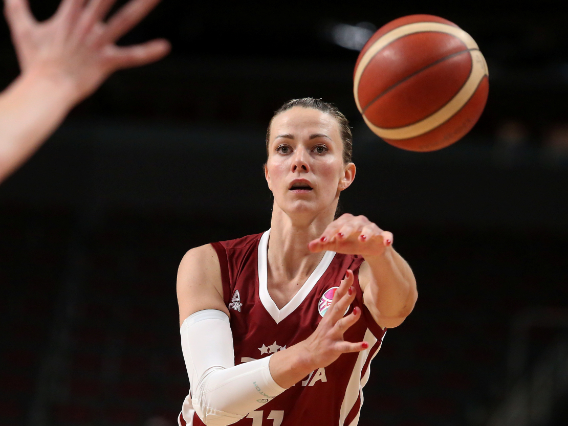 Latvijas sieviešu basketbola izlases spēlētāja Aija Jurjāne.