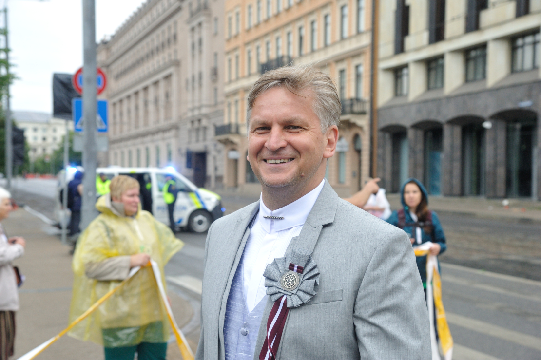 XXVII Vispārējo latviešu Dziesmu un XVII Deju svētku gājiens. Ints Teterovskis.