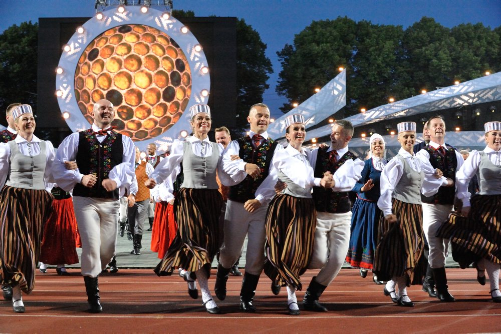 Deju lieluzvedums "Mūžīgais dzinējs".