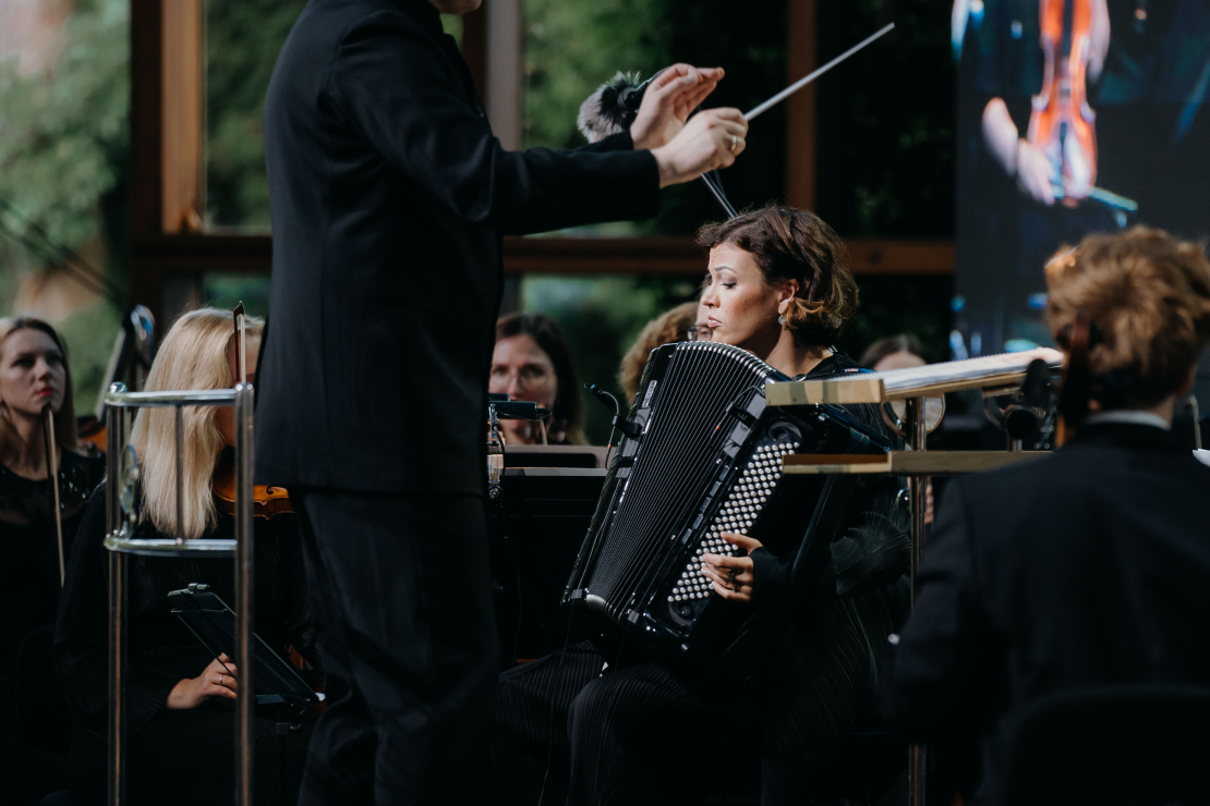 Jūrmalas festivālā uzstājas Ksenija Sidorova un LSO.