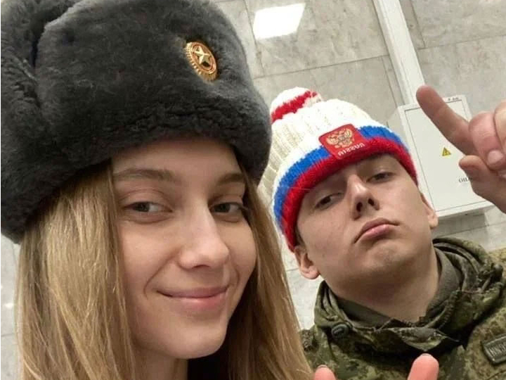 Anna Smirnova atklāti simpatizē Krievijas armijai.