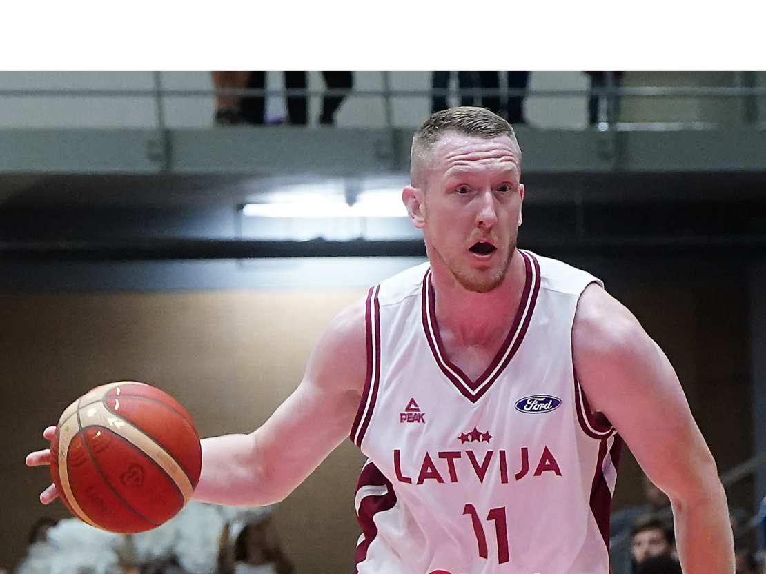 Latvijas izlasē rezultatīvākais ar 17 punktiem bija Rolands Šmits.