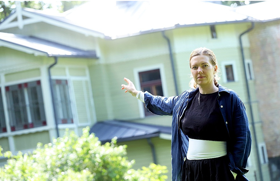 Energokopienu dažādās darbības nianses skaidro biedrības "Zaļās brīvība" atjaunīgās enerģijas eksperte Krista Pētersone: "Ir ēkas, kuru jumti ir piemēroti lielākas jaudas elektrostaciju uzstādīšanai, nekā vajadzīgs to individuālajam patēriņam. Savukārt blakus ēkām var būt noderīgi izmantot enerģijas pārpalikumu – tas attiecas ne tikai uz dzīvojamo sektoru, bet arī uz uzņēmumiem un publiskām iestādēm."
