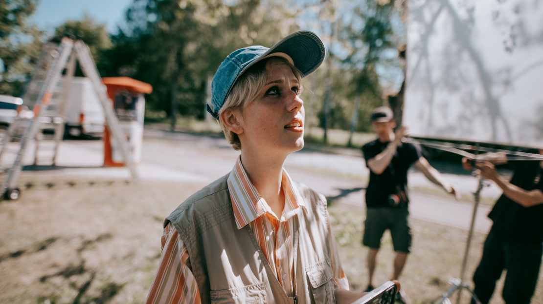 LMT komēdijseriāla "Pilna pastkaste" filmēšana Ķemeros. Marija Luīze Melķe.