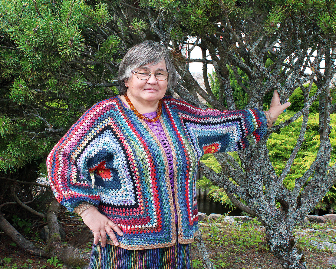 Brigitas tamborēta jaka.