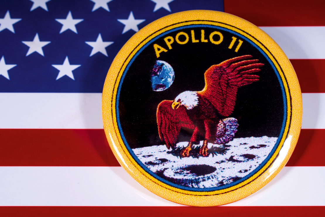 Vēsturiskā “Apollo 11” emblēma.