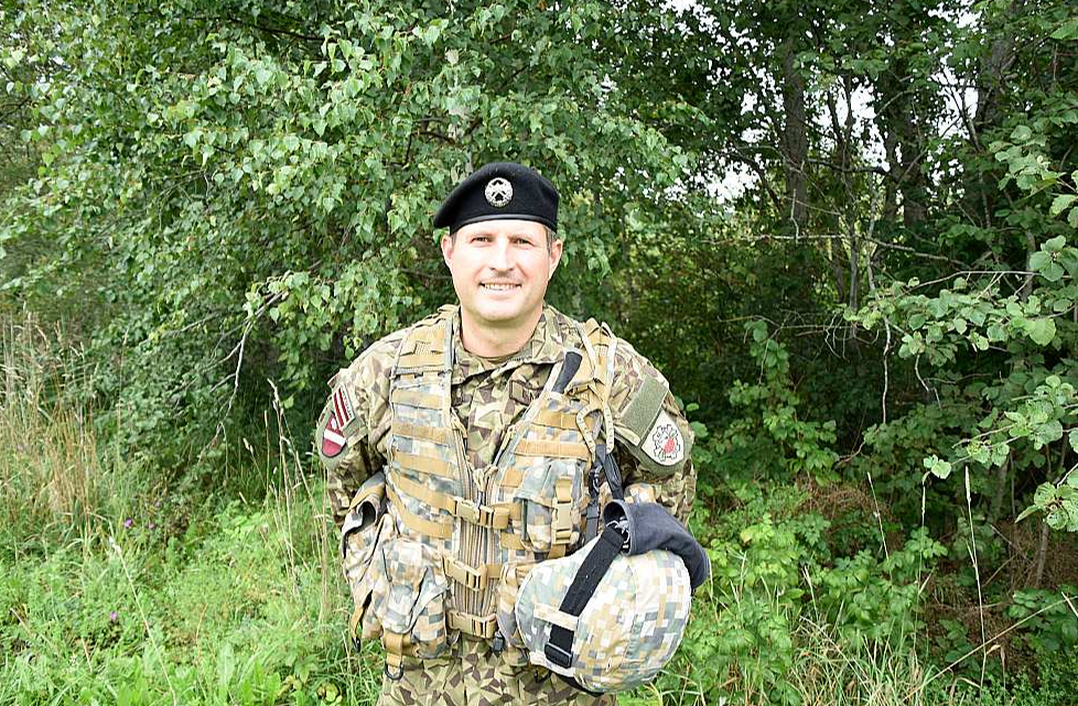 Edgars Mekšs uzskata, ka pēc pagājušā gada Krievijas iebrukuma Ukrainā ir īstais laiks stāties Zemessardzē.