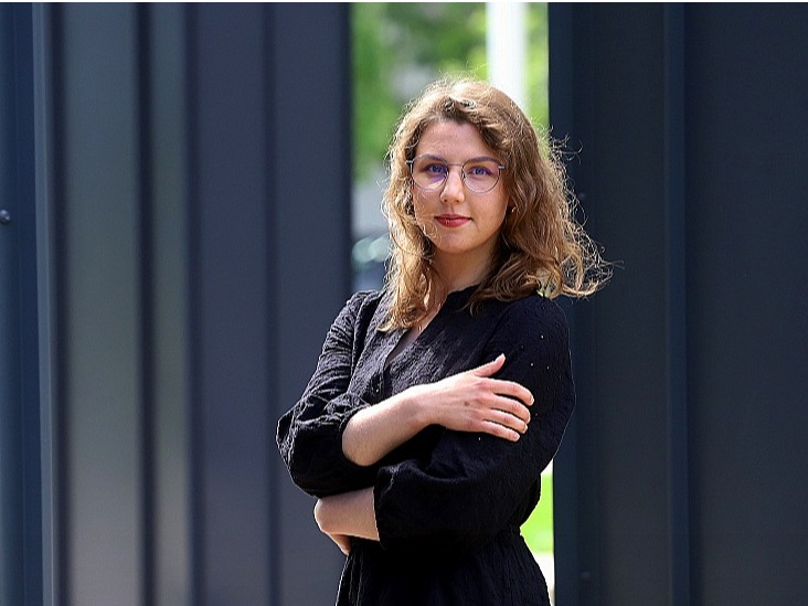 Laura Klaviņa: "1918. gada februārī lielinieku Iskolats saprata, ka jānodrošinās, lai pret viņiem pašiem nevērstos represijas par to, ko tie pēdējos mēnešos darījuši. Tad nolēma apcietināt un izvest no Latvijas režīma pretiniekus."