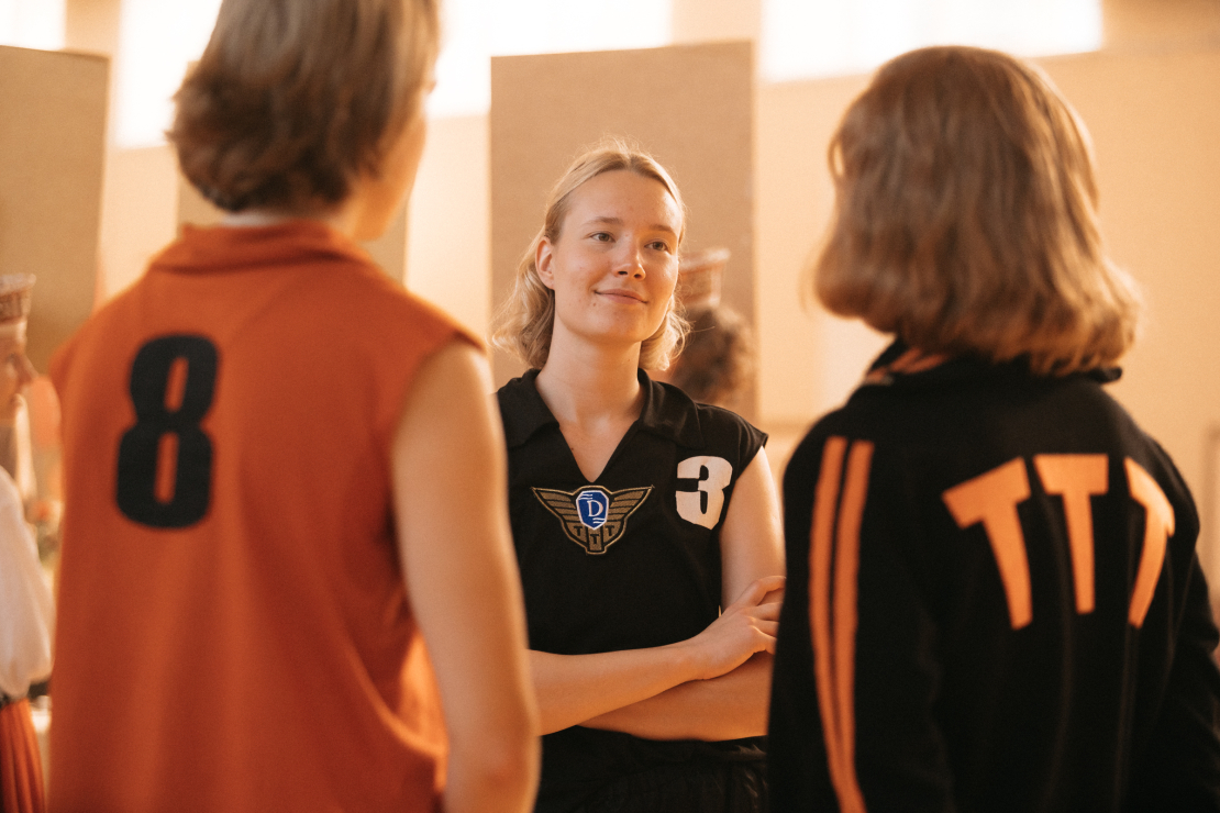 Kadrs no Dzintara Dreiberga filmas par basketbola komandu "TTT".
