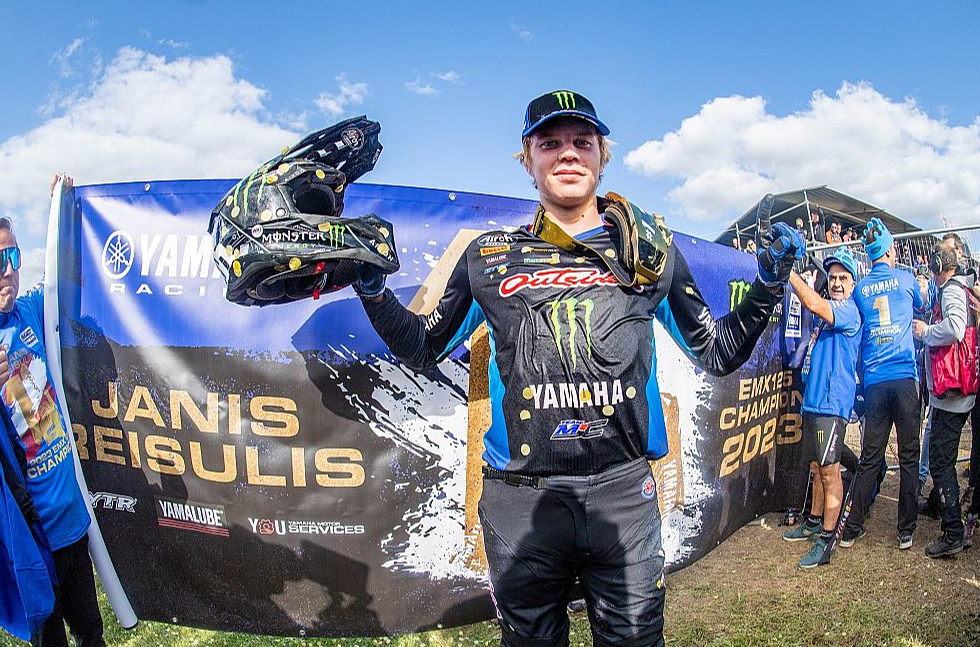 Jānis Reišulis savā otrajā sezonā Eiropas čempionātā EMX125 klasē izcīnīja čempiona titulu, esot labākais sešos no deviņiem posmiem.