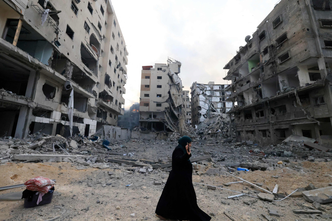 Palestīniešu sieviete Gazā.