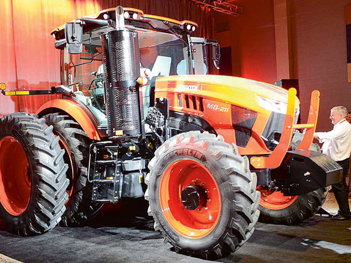 Viena no vadošajāmtrektortehnikas ražotājām ir japāņu "Kubota. Attēlā - 'Kubota M8' traktors.