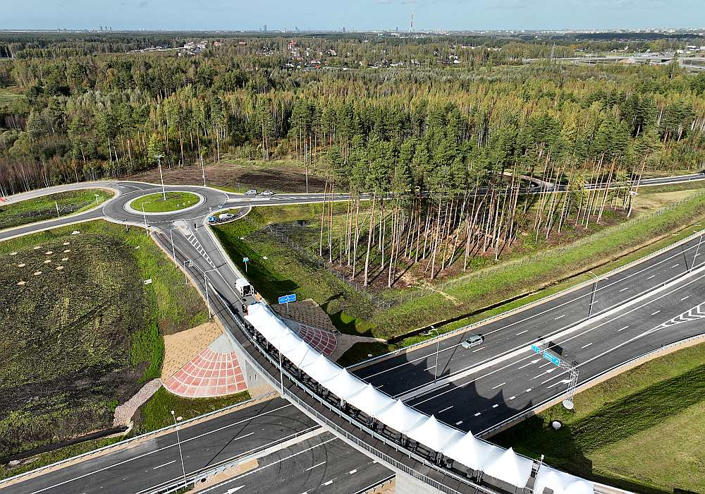 Finansētāji un projektētāji Ķekavas apvedceļa izbūvē ir atļāvušies tērēt vairāk, nekā par kilometru garu asfaltētu joslu pieņemts, un tas ir ne tikai estētiski, bet arī – svarīgi satiksmes drošībai.
