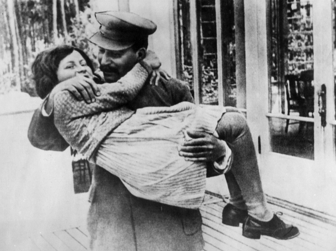 Staļins ar meitu Svetlanu 1936. gadā.