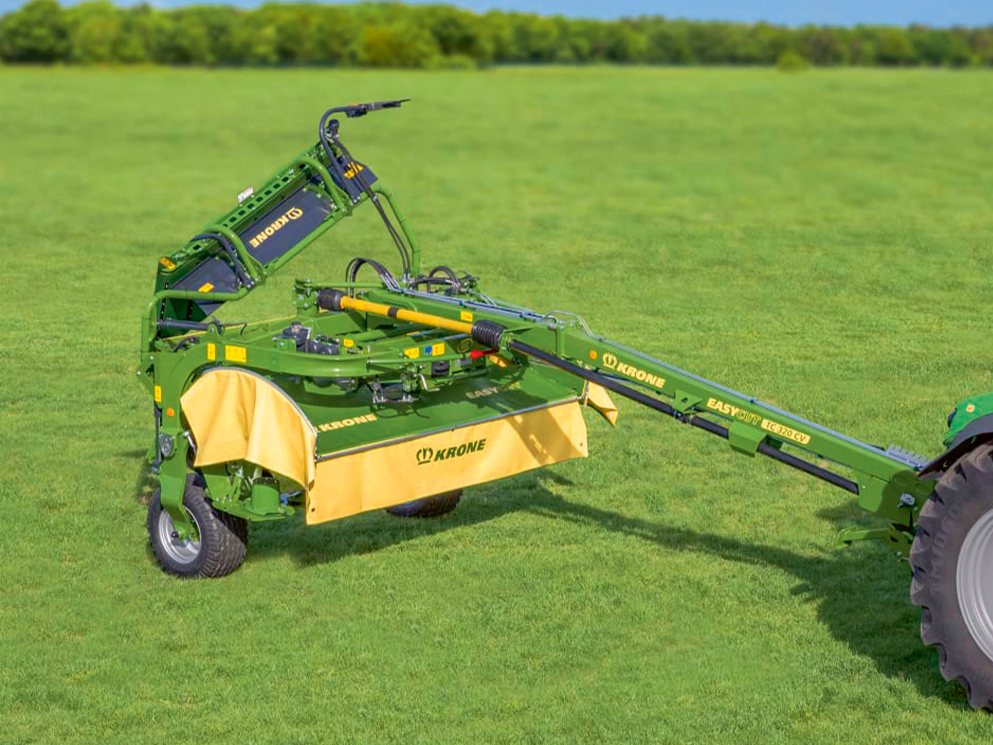 'Krone' piekabināmā pļaujmašīna.