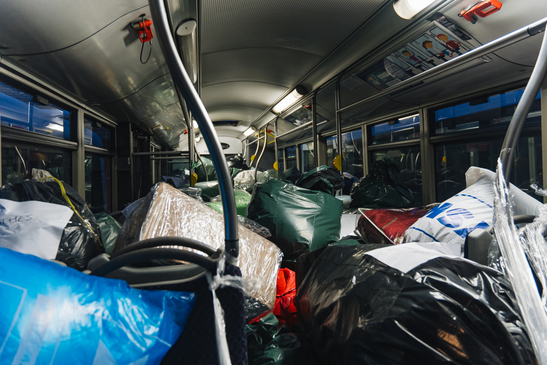 Ceļā uz Čerņihivu devušies 10 Rīgas dāvinātie autobusi.