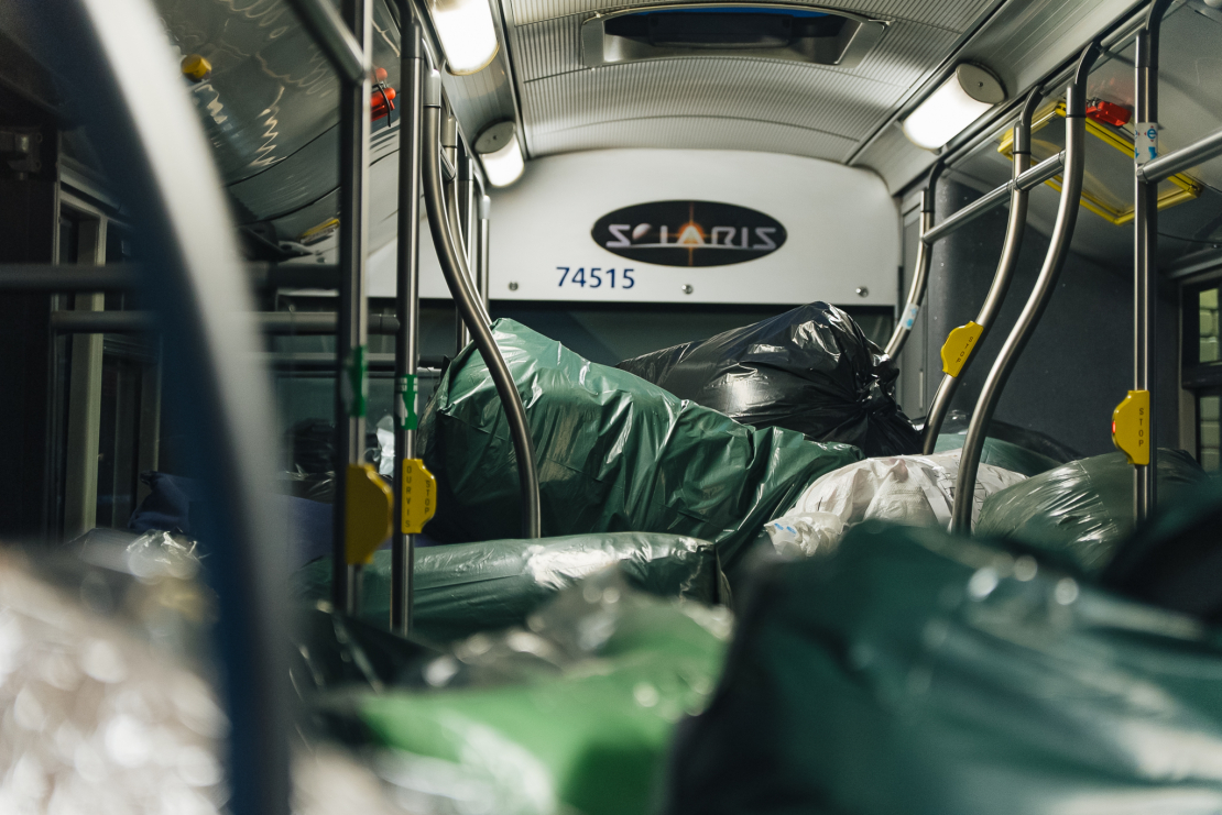 Ceļā uz Čerņihivu devušies 10 Rīgas dāvinātie autobusi.