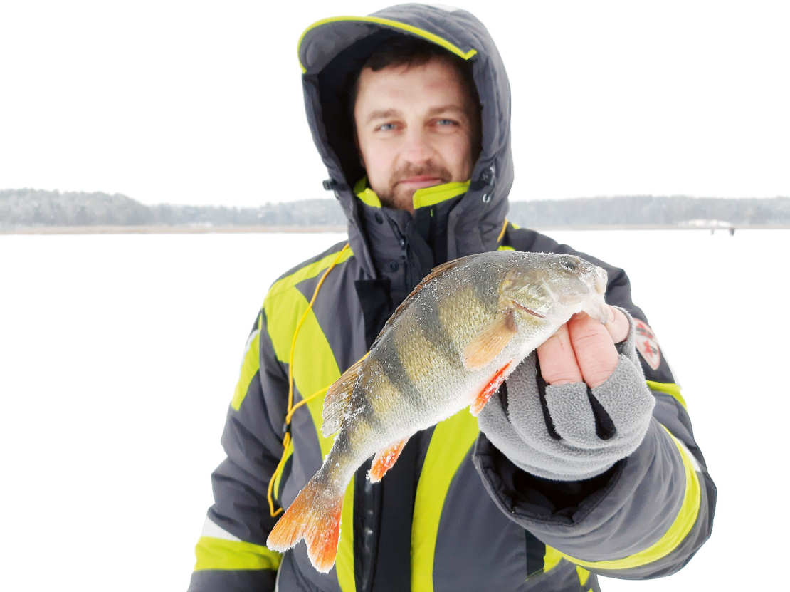 Valdis Vorslovs ar skaistu Dzirnezera asari.