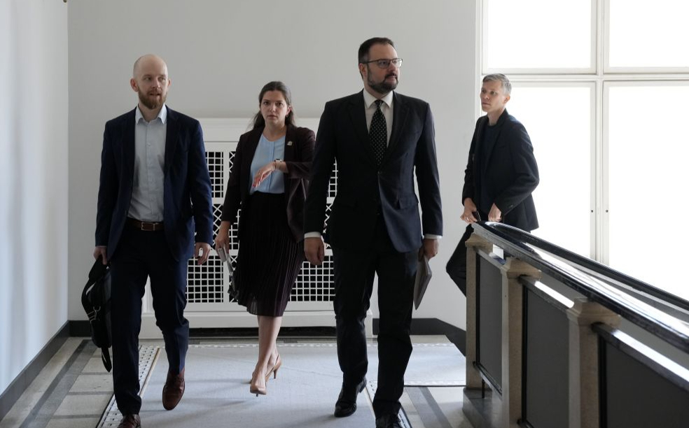 Partijas "Progresīvie" pārstāvji - Andris Šuvajevs (no kreisās), Antoņina Ņenaševa, Kaspars Briškens un Edmunds Cepurītis.