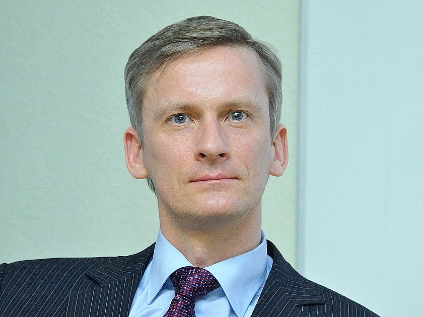 Latvijas Bankas ilgtspējas virziena vadītājs Edvards Kušners uzskata, ka Nacionālais klimata un enerģētikas plāns demonstrē, ka Latvija nezina, kā tiks sasniegti 2030. un 2050. gada izmešu samazināšanas mērķi.